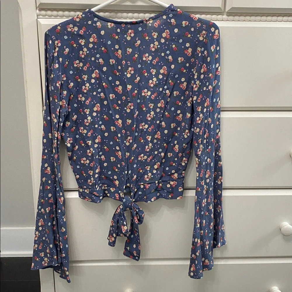Polly & Esther Navy Floral Lace Trim Blouse. Beautiful and Feminine. XS. NWT - Picture 8 of 11